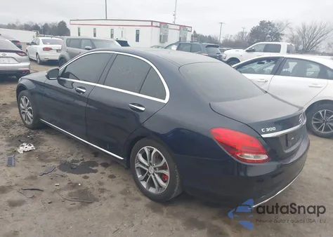 2017 Mercedes-Benz C 300 4Matic из США, поврежденный, VIN 55SWF4KB5HU224536